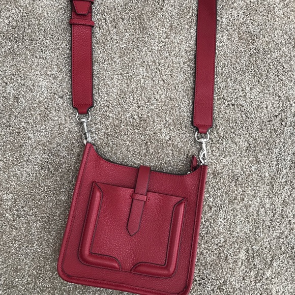 Rebecca Minkoff Handbags - AUTHENTIC Rebecca Minkoff feed crossbody bag
